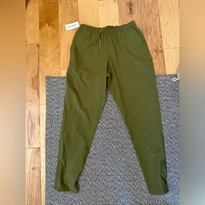 Brand new Outdoor Voices Men’s High Stride Tech Pants